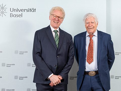 AlumniPreisträger Dr. Niklaus Peter und AlumniPräsident Dr. Roland Bühlmann